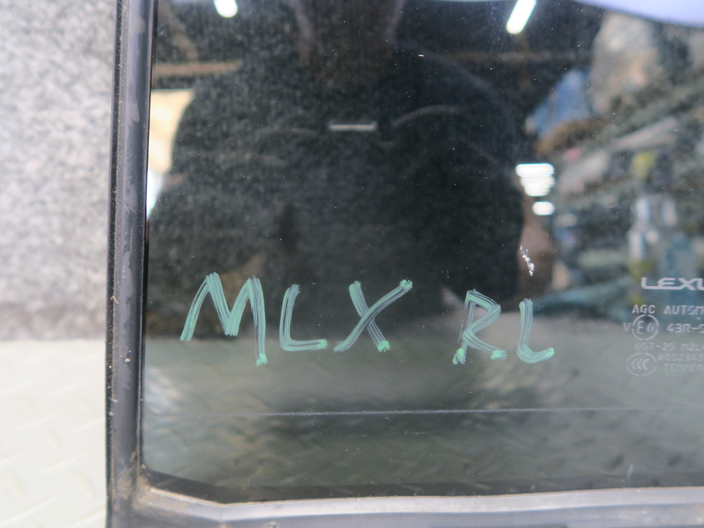 2008-2011 Lexus URJ201L LX570 Rear Left Driver Side Door Vent Glass Window