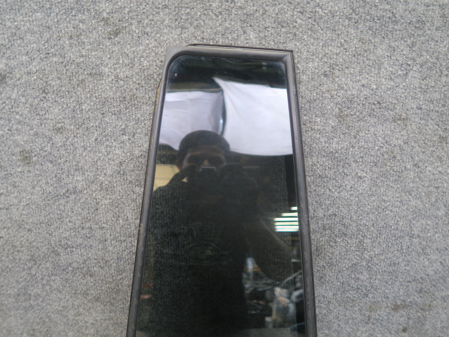 2008-2011 Lexus URJ201L LX570 Rear Left Driver Side Door Vent Glass Window