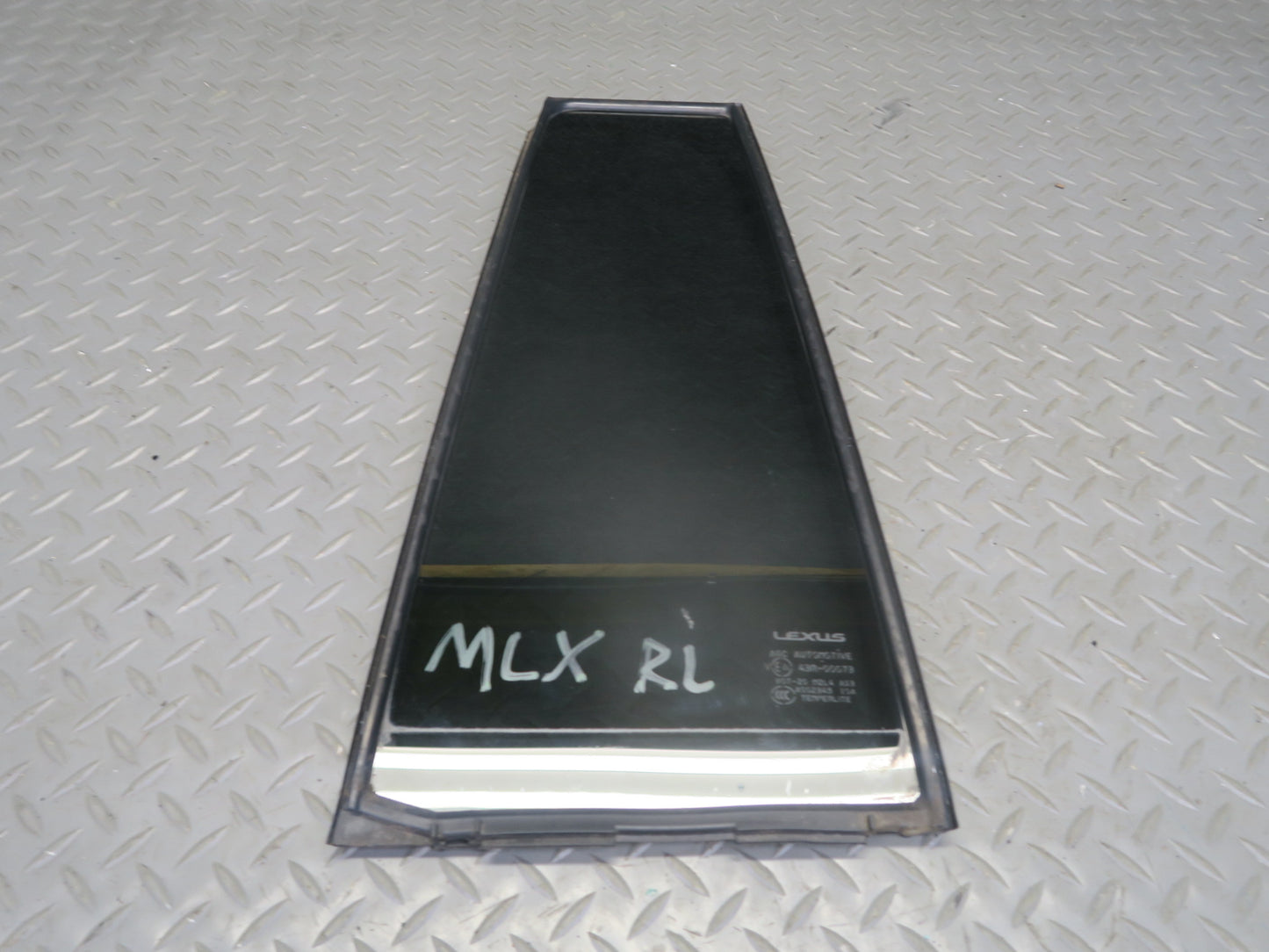 2008-2011 Lexus URJ201L LX570 Rear Left Driver Side Door Vent Glass Window
