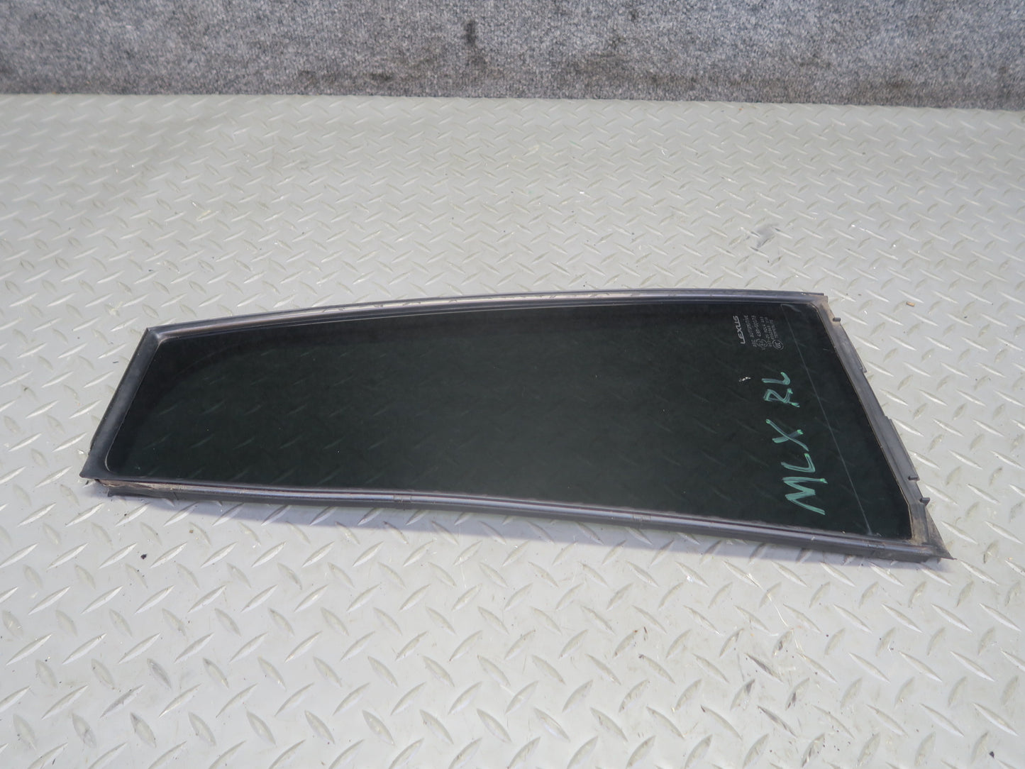 2008-2011 Lexus URJ201L LX570 Rear Left Driver Side Door Vent Glass Window