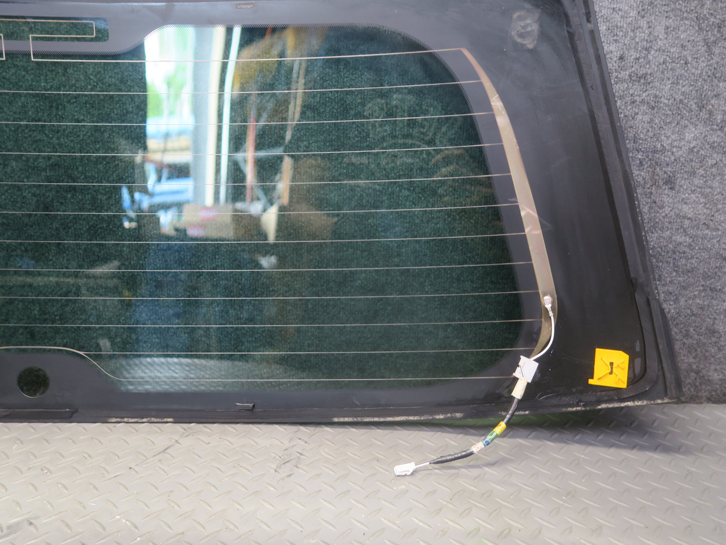 2008-2009 Lexus URJ201L LX570 Rear Back Door Tailgate Trunk Window Glass