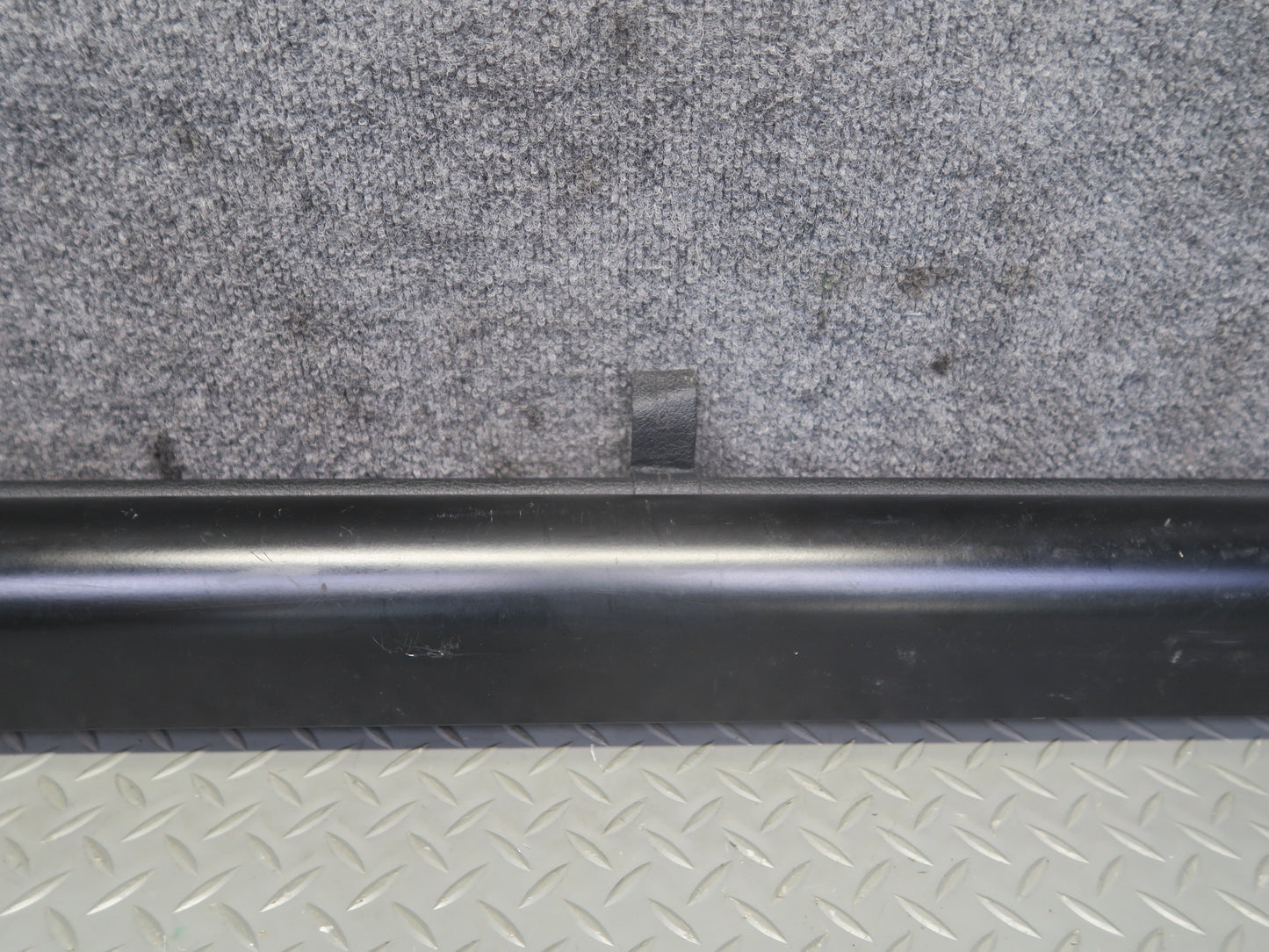 2003-2010 Porsche Cayenne 955 Rear Trunk Cargo Luggage Roller NET
