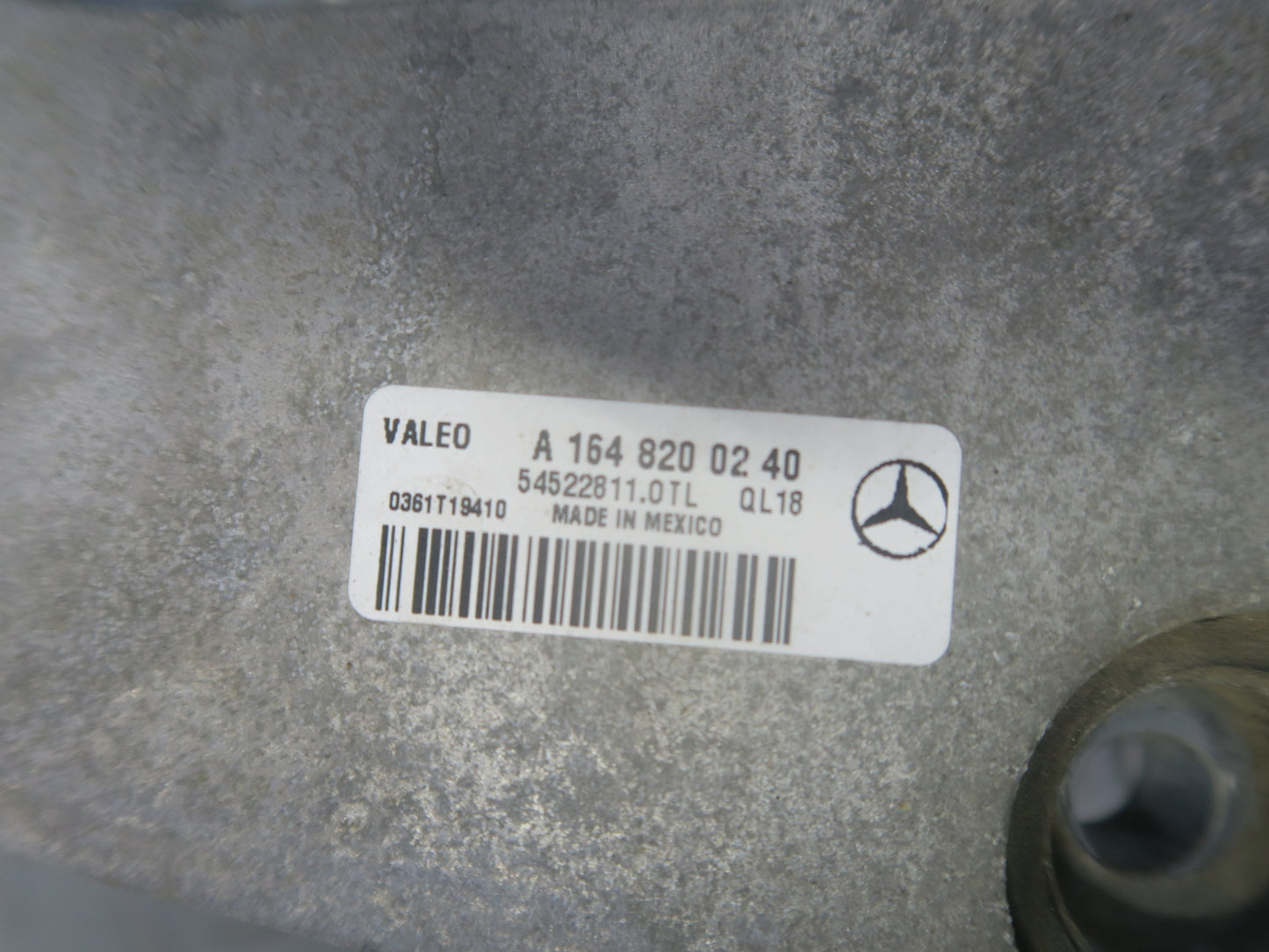 06-11 Mercedes W164 Ml-class Windshield Wiper Transmission Linkage w Motor OEM