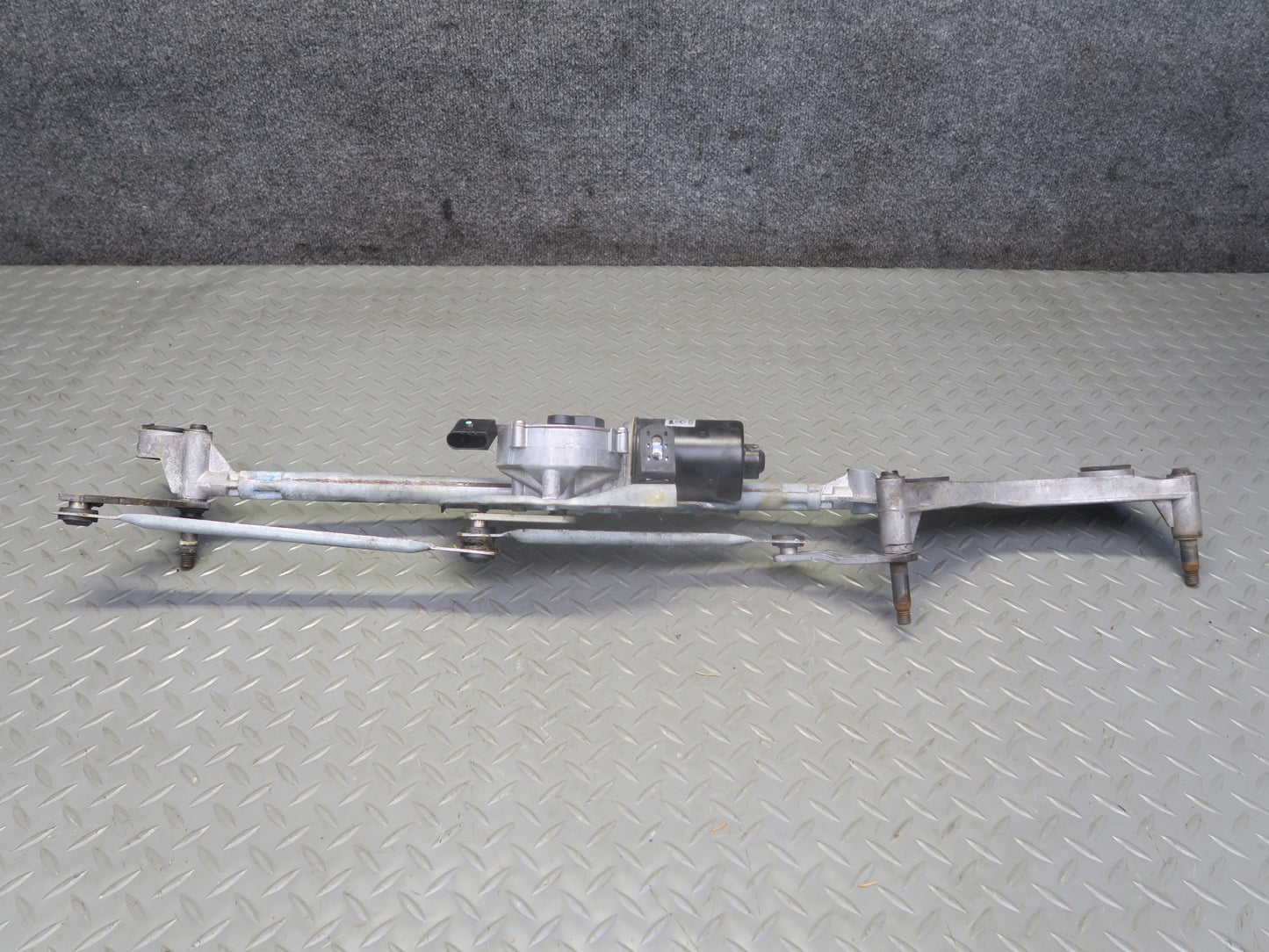 06-11 Mercedes W164 Ml-class Windshield Wiper Transmission Linkage w Motor OEM