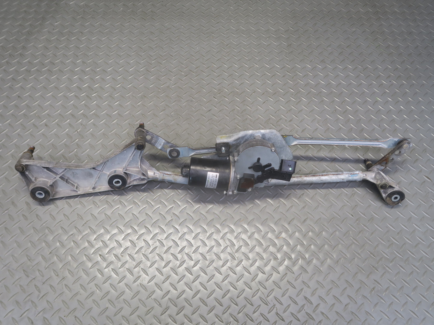 06-11 Mercedes W164 Ml-class Windshield Wiper Transmission Linkage w Motor OEM
