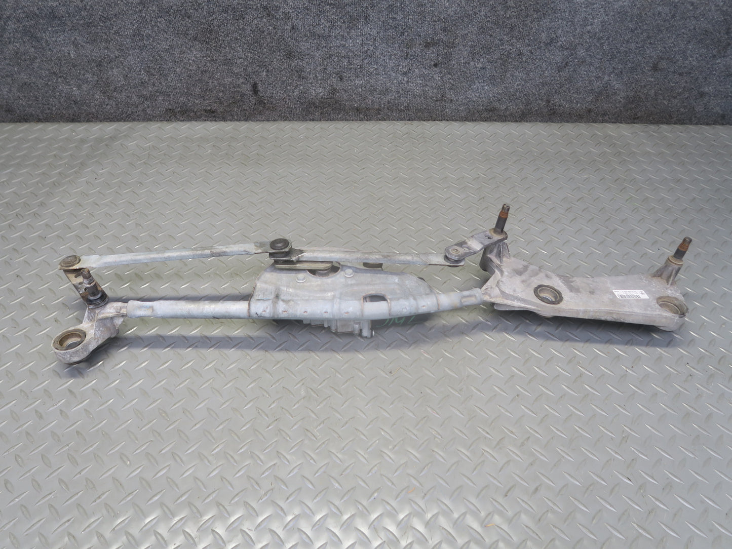 06-11 Mercedes W164 Ml-class Windshield Wiper Transmission Linkage w Motor OEM