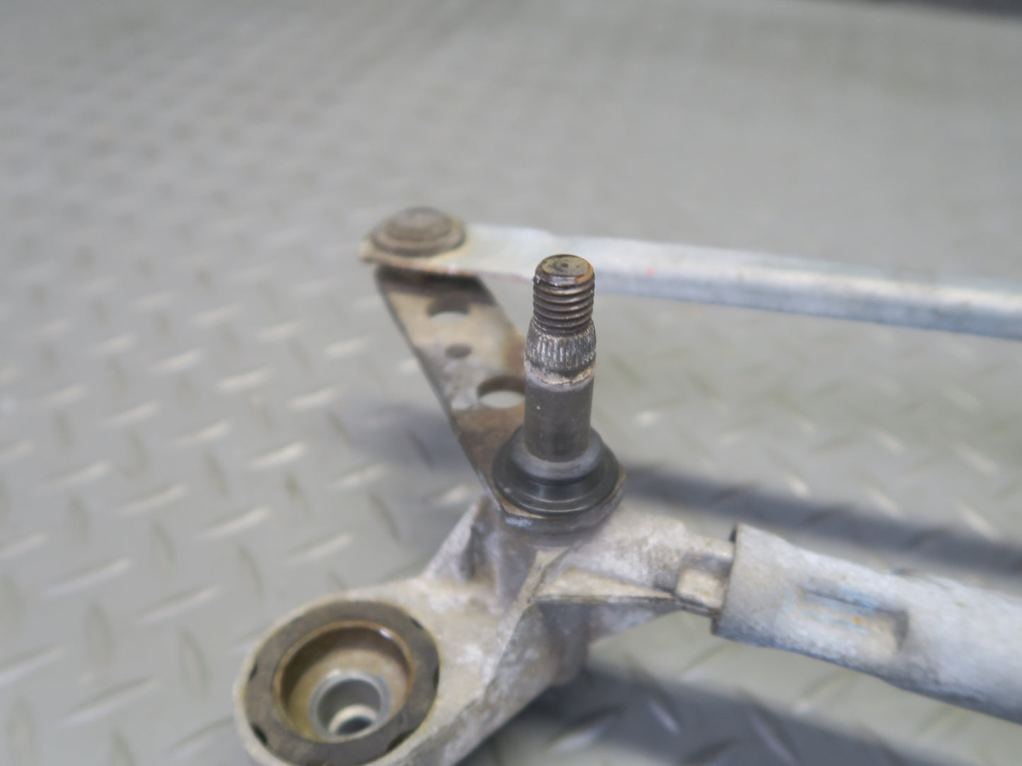 06-11 Mercedes W164 Ml-class Windshield Wiper Transmission Linkage w Motor OEM