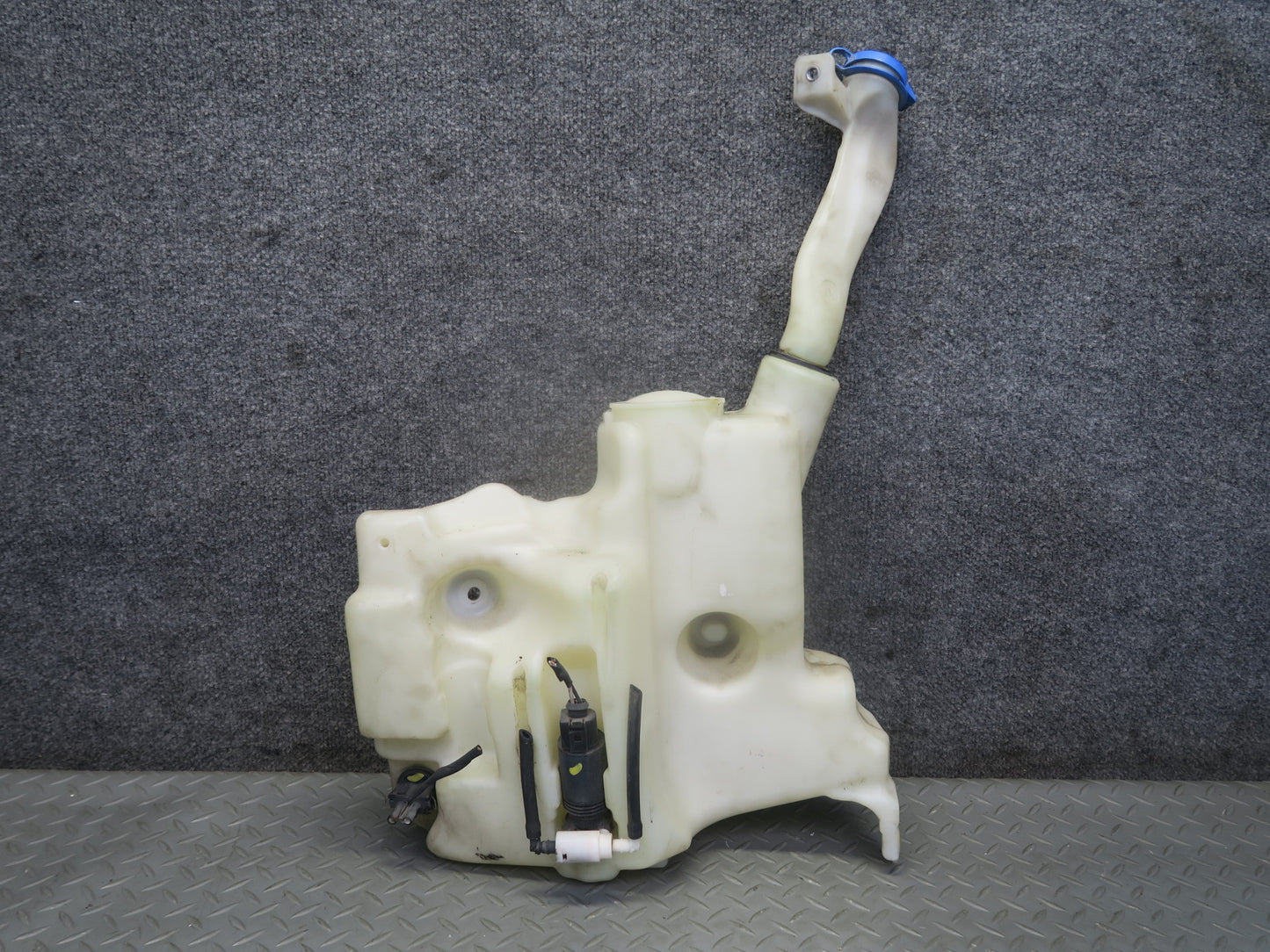 06-11 Mercedes W164 Ml-class Windshield Wiper Washer Reservoir Tank w Pump OEM