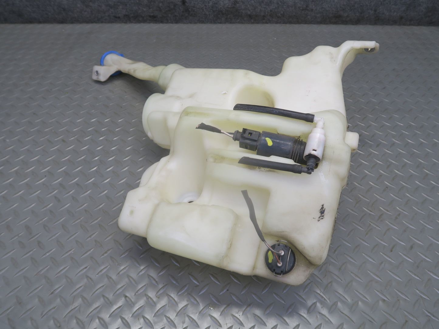 06-11 Mercedes W164 Ml-class Windshield Wiper Washer Reservoir Tank w Pump OEM