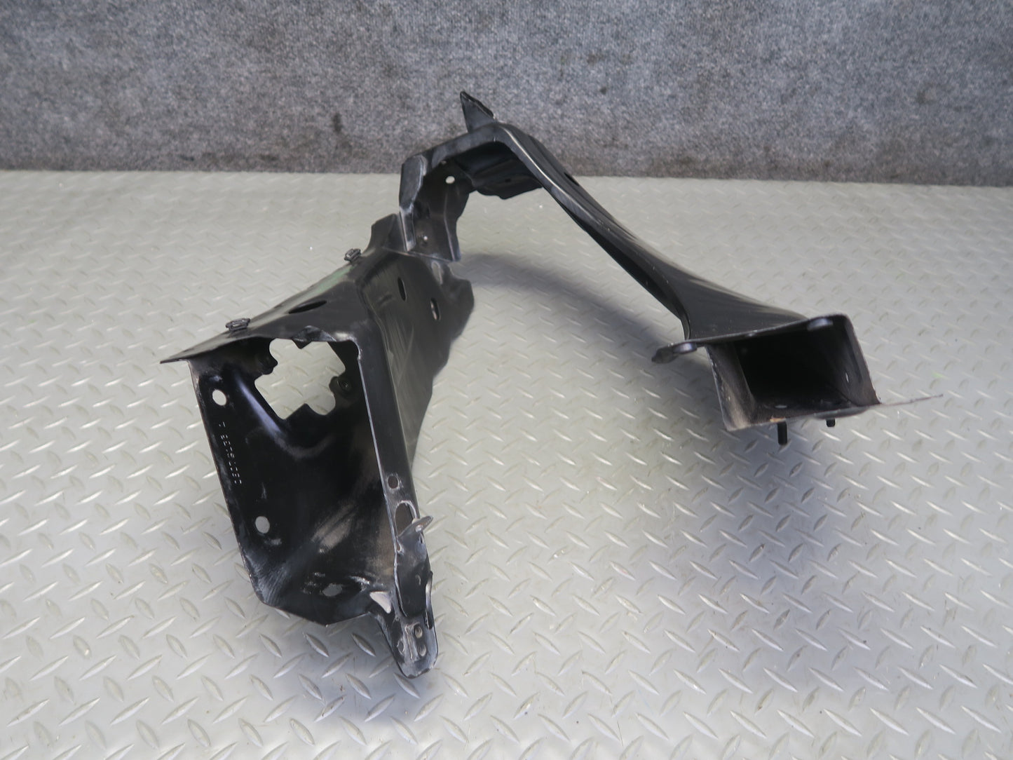 06-11 Mercedes W164 ML350 Front Right Headlight Radiator Support Bracket OEM