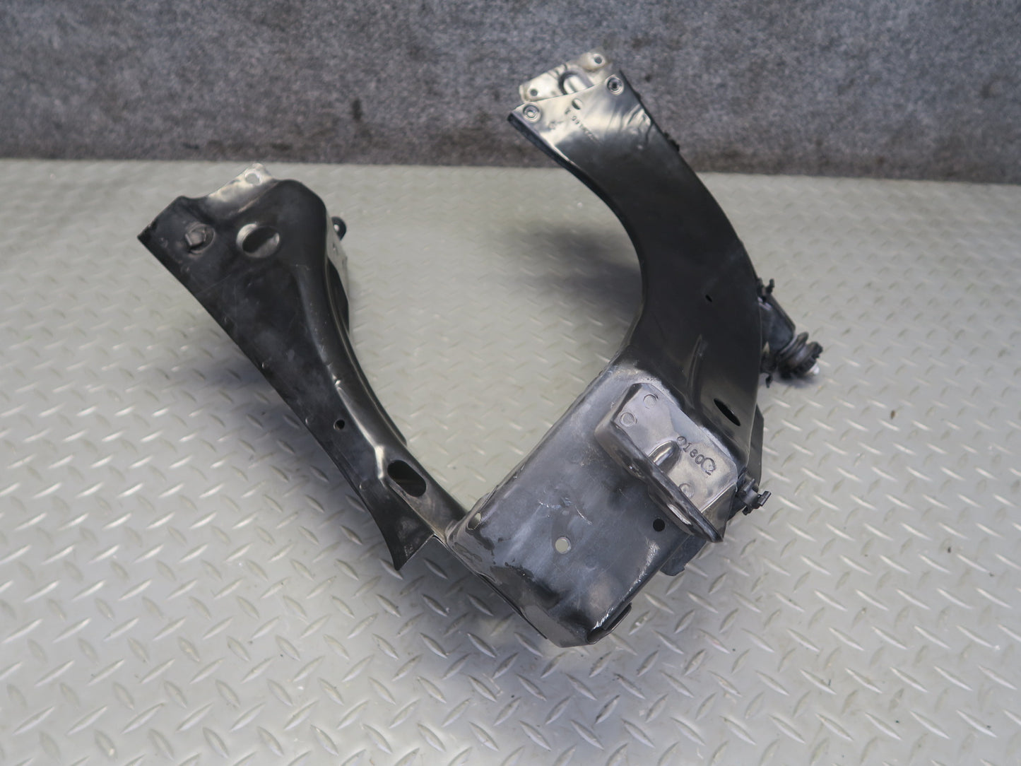 06-11 Mercedes W164 ML350 Front Left Headlight Radiator Support Bracket OEM