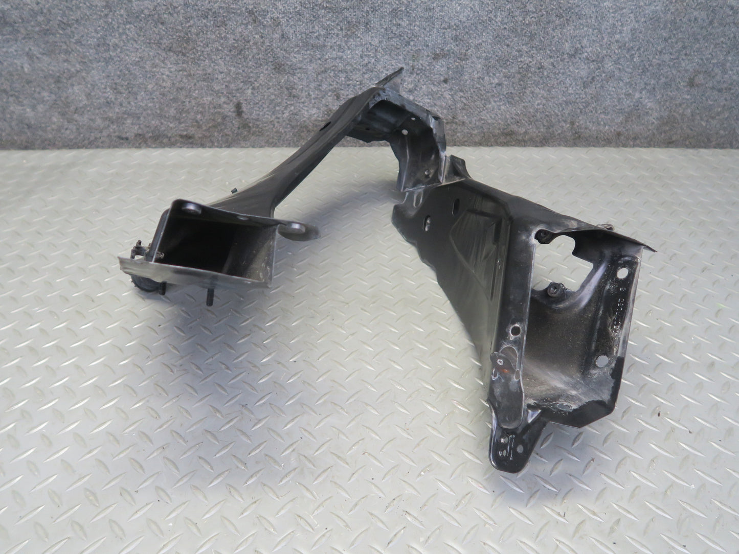 06-11 Mercedes W164 ML350 Front Left Headlight Radiator Support Bracket OEM