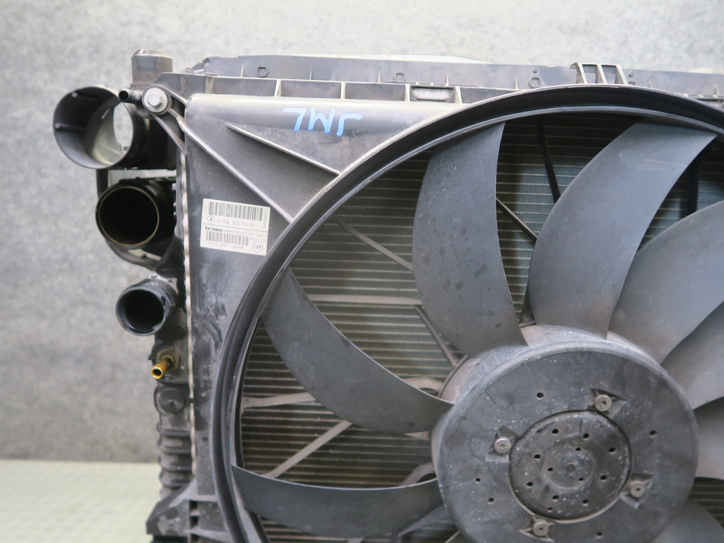 10-11 Mercedes W164 ML350 Diesel Radiator AC Condenser Fan Shroud Assembly OEM
