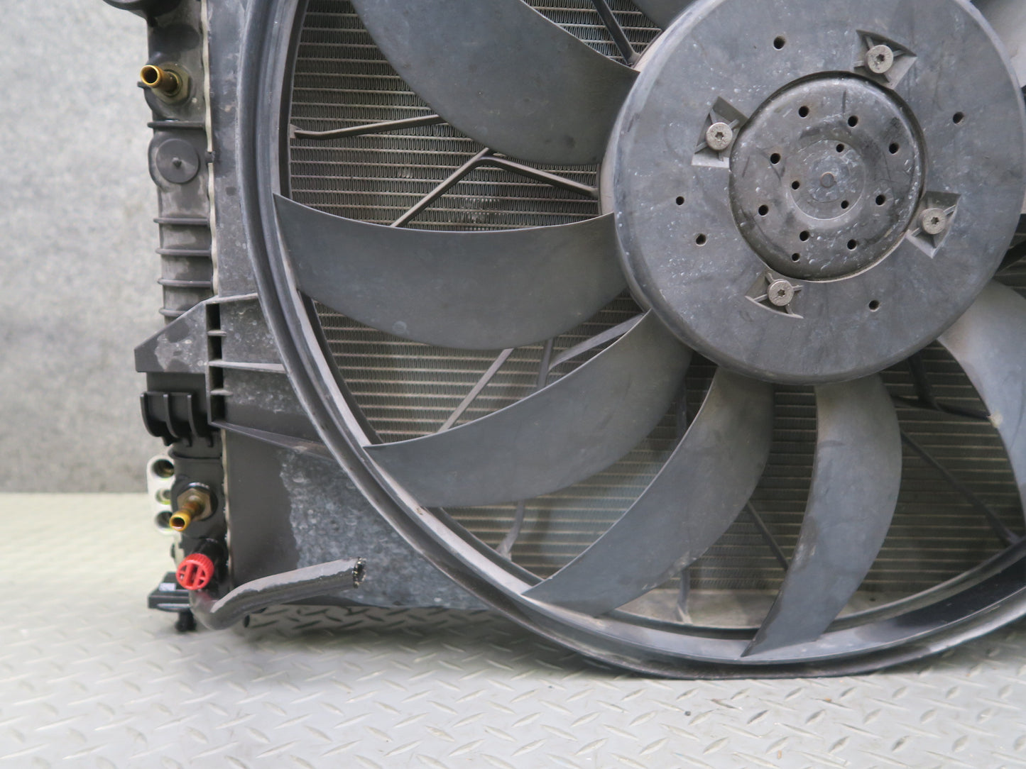 10-11 Mercedes W164 ML350 Diesel Radiator AC Condenser Fan Shroud Assembly OEM