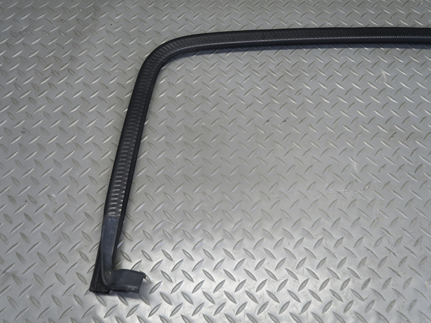 2003-2009 Hummer H2 Rear Right Window Outer Inner Weatherstrip Rubber Seal Set