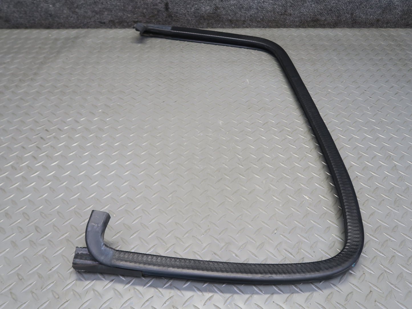 2003-2009 Hummer H2 Rear Right Window Outer Inner Weatherstrip Rubber Seal Set