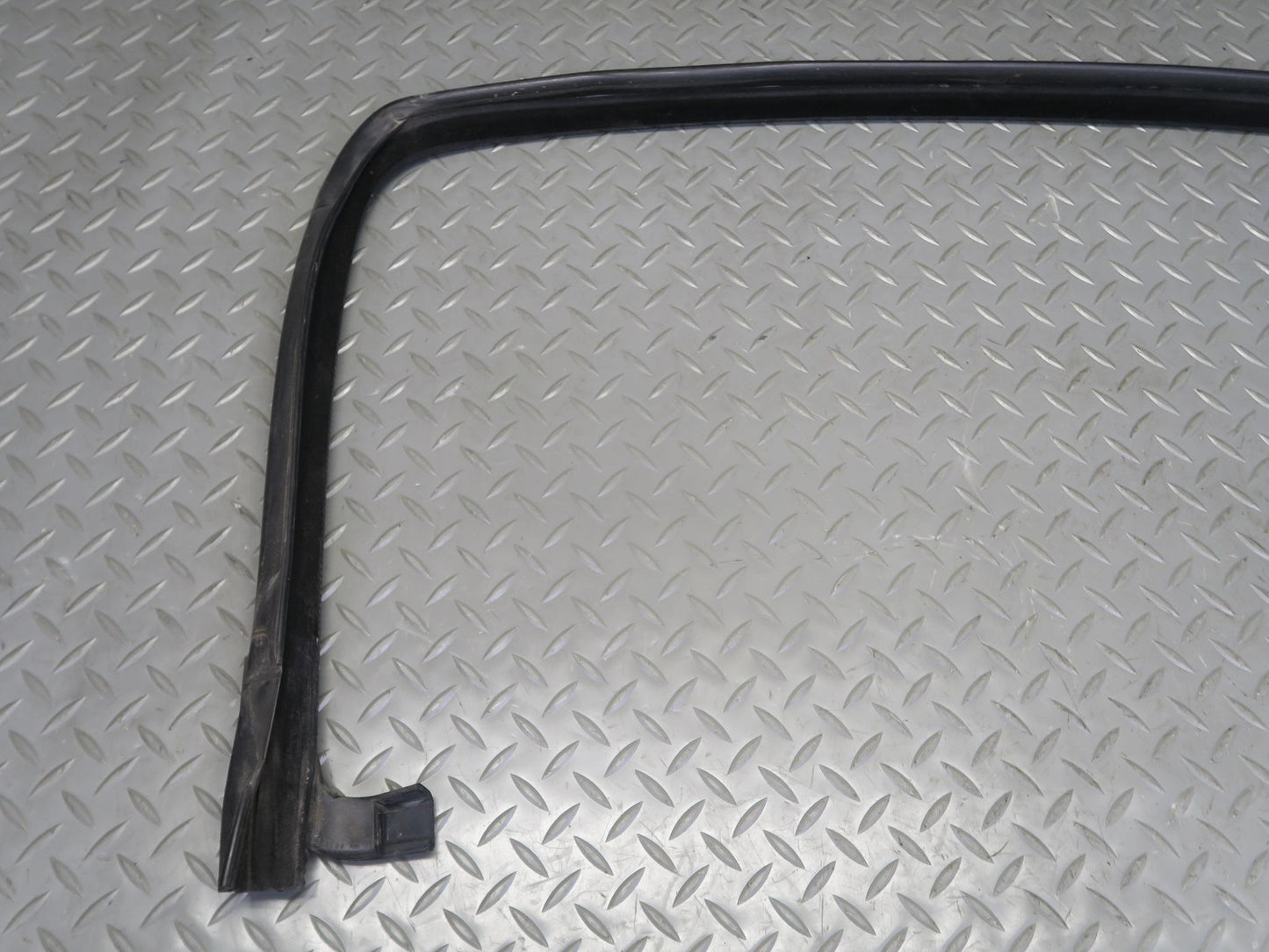 2003-2009 Hummer H2 Rear Right Window Outer Inner Weatherstrip Rubber Seal Set