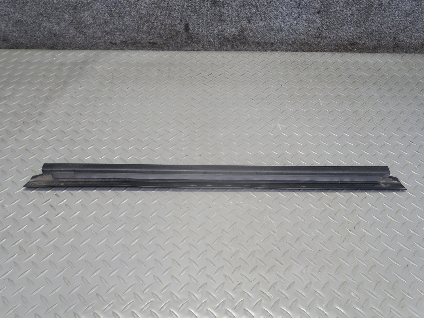 2003-2009 Hummer H2 Rear Right Window Outer Inner Weatherstrip Rubber Seal Set