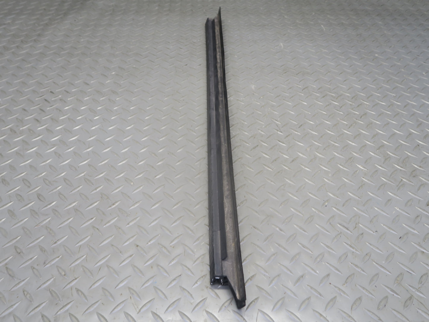 2003-2009 Hummer H2 Rear Right Window Outer Inner Weatherstrip Rubber Seal Set