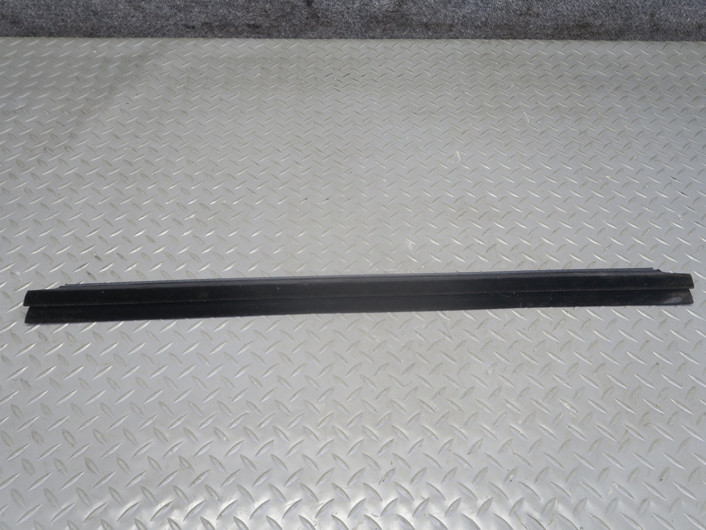 2003-2009 Hummer H2 Rear Right Window Outer Inner Weatherstrip Rubber Seal Set
