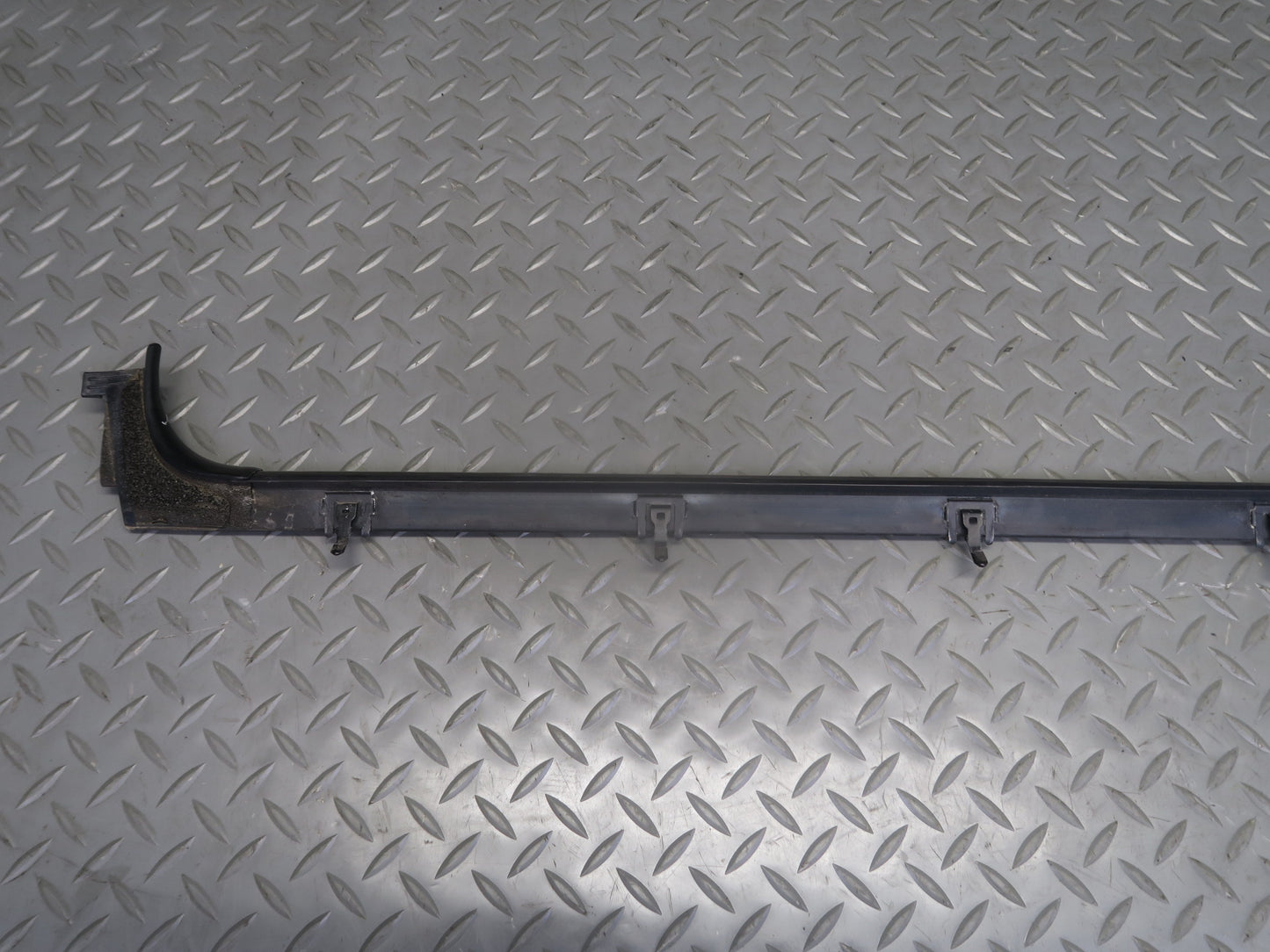 03-09 Hummer H2 Front Right Window Outer Inner Weatherstrip Rubber Seal Set of 4