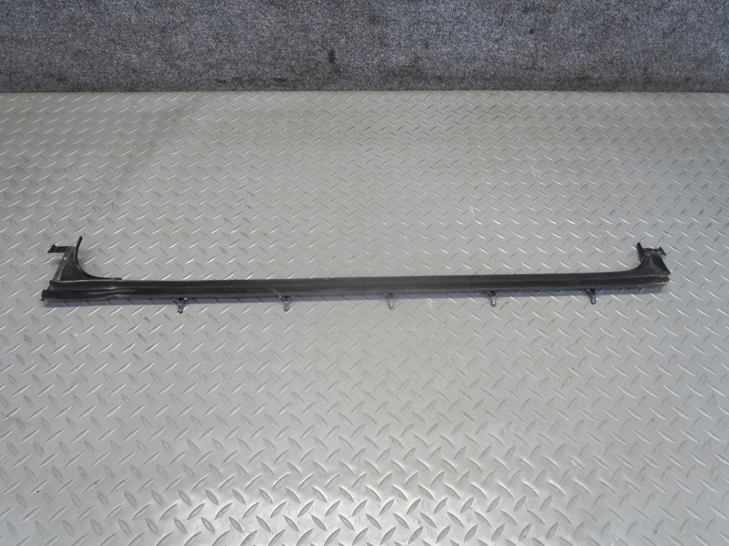 03-09 Hummer H2 Front Right Window Outer Inner Weatherstrip Rubber Seal Set of 4