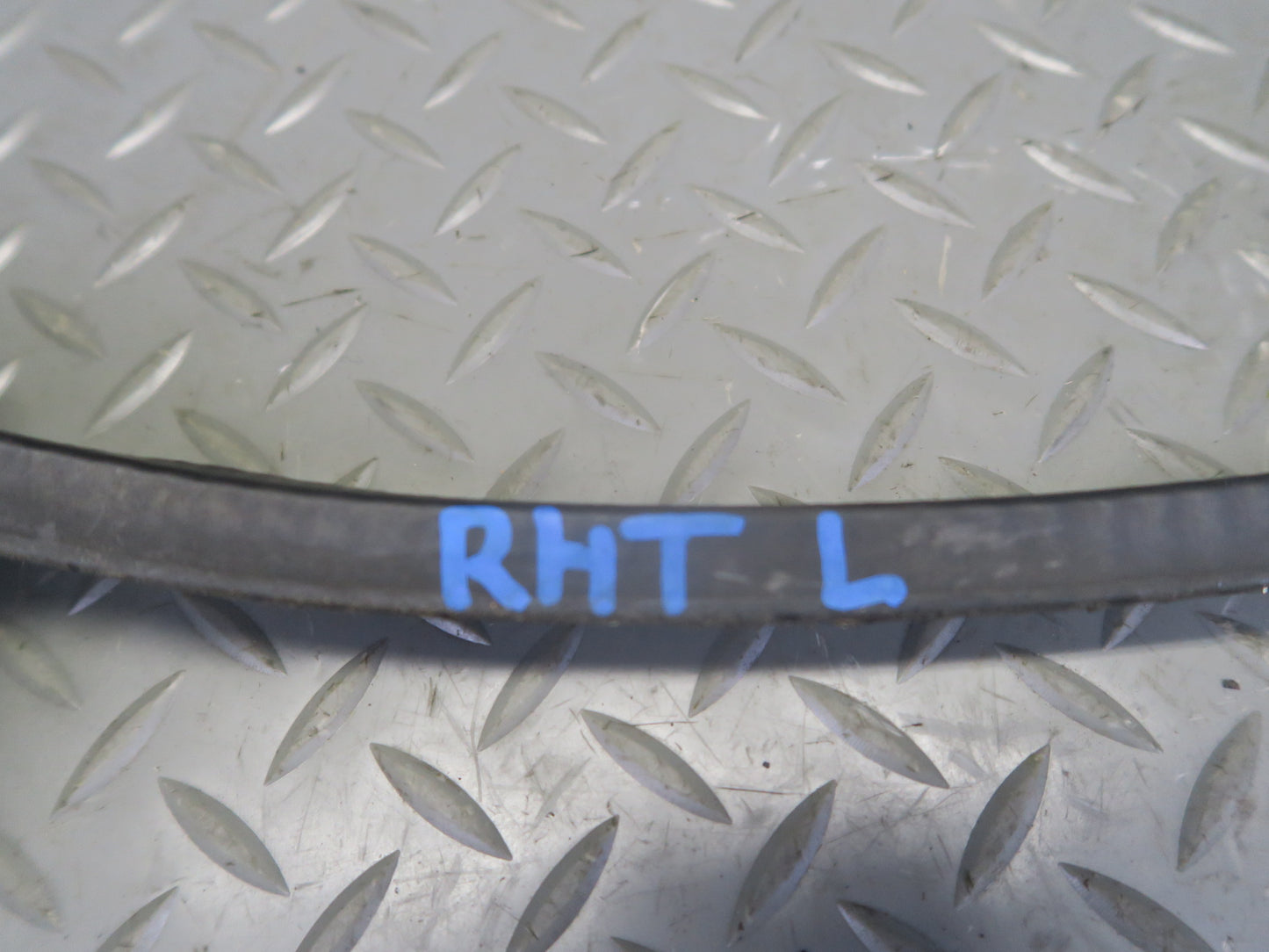 2003-2009 Hummer H2 Left & Right Roof Under Door Weatherstrip Rubber Seal Set