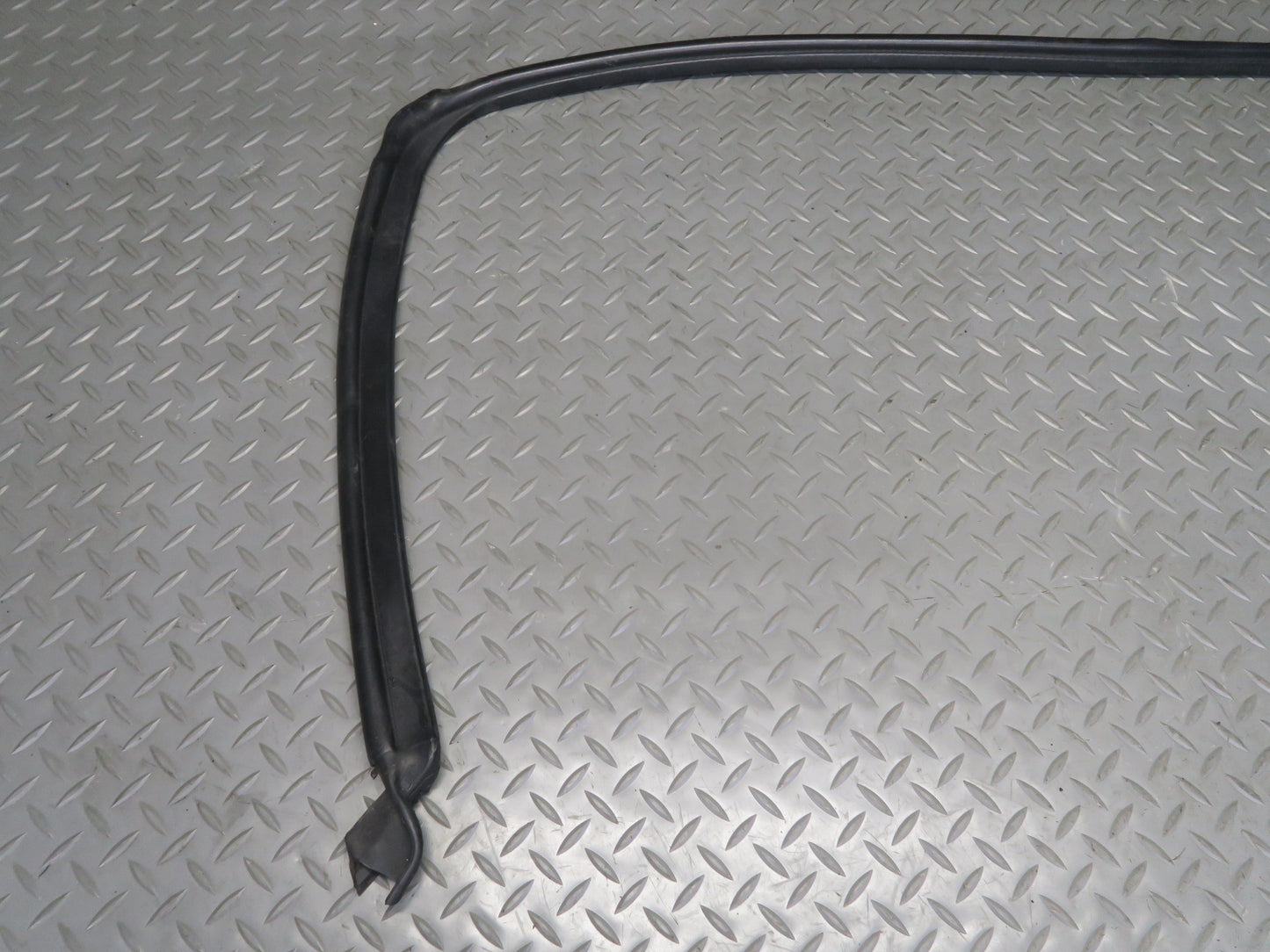2003-2009 Hummer H2 Left & Right Roof Under Door Weatherstrip Rubber Seal Set