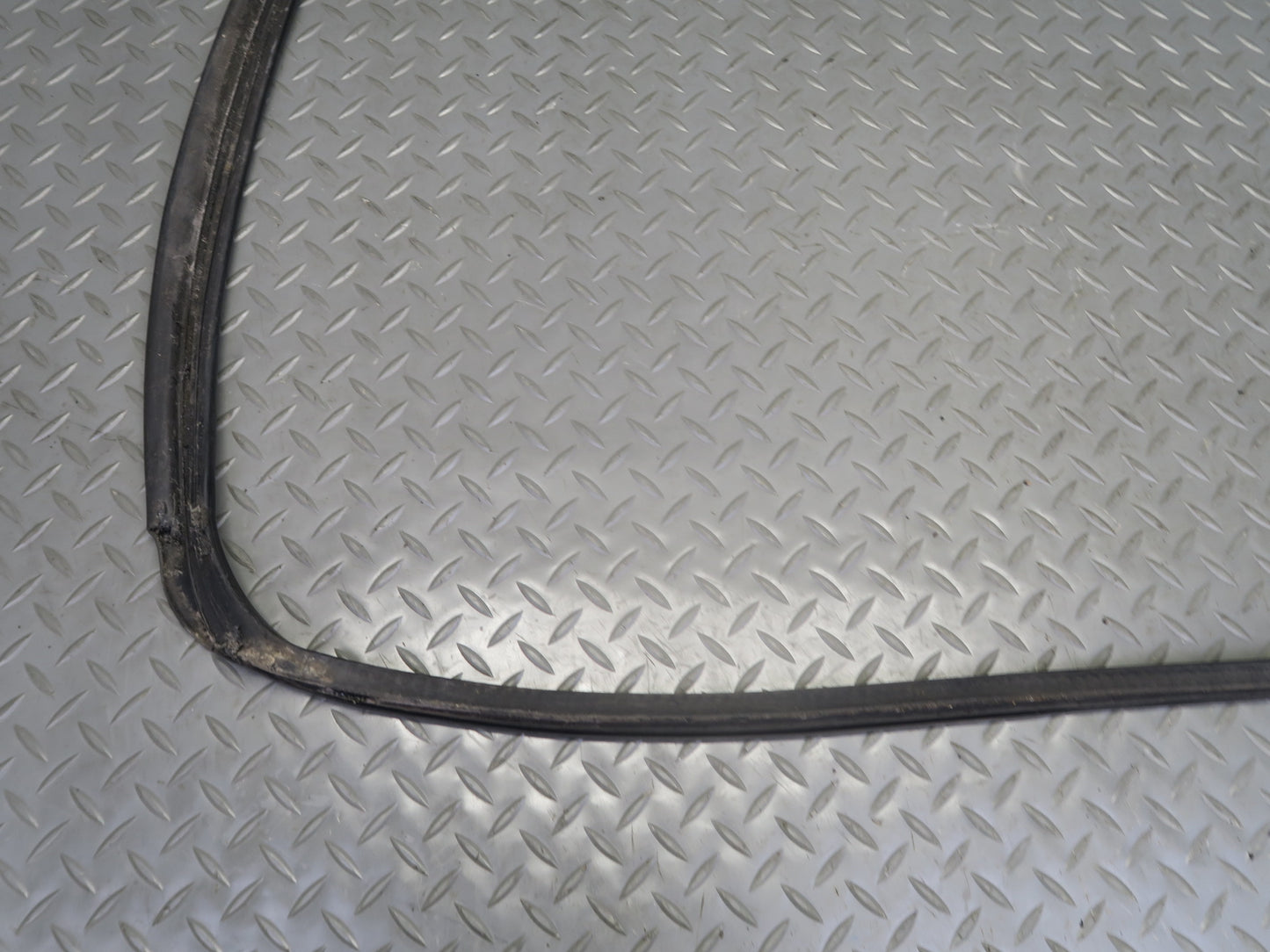 2003-2009 Hummer H2 Left & Right Roof Under Door Weatherstrip Rubber Seal Set