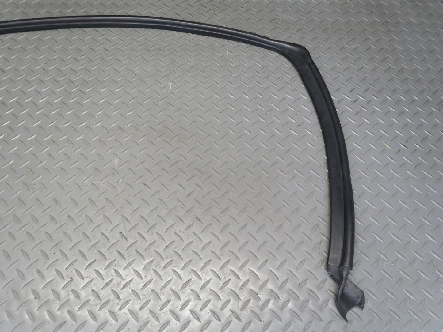 2003-2009 Hummer H2 Left & Right Roof Under Door Weatherstrip Rubber Seal Set