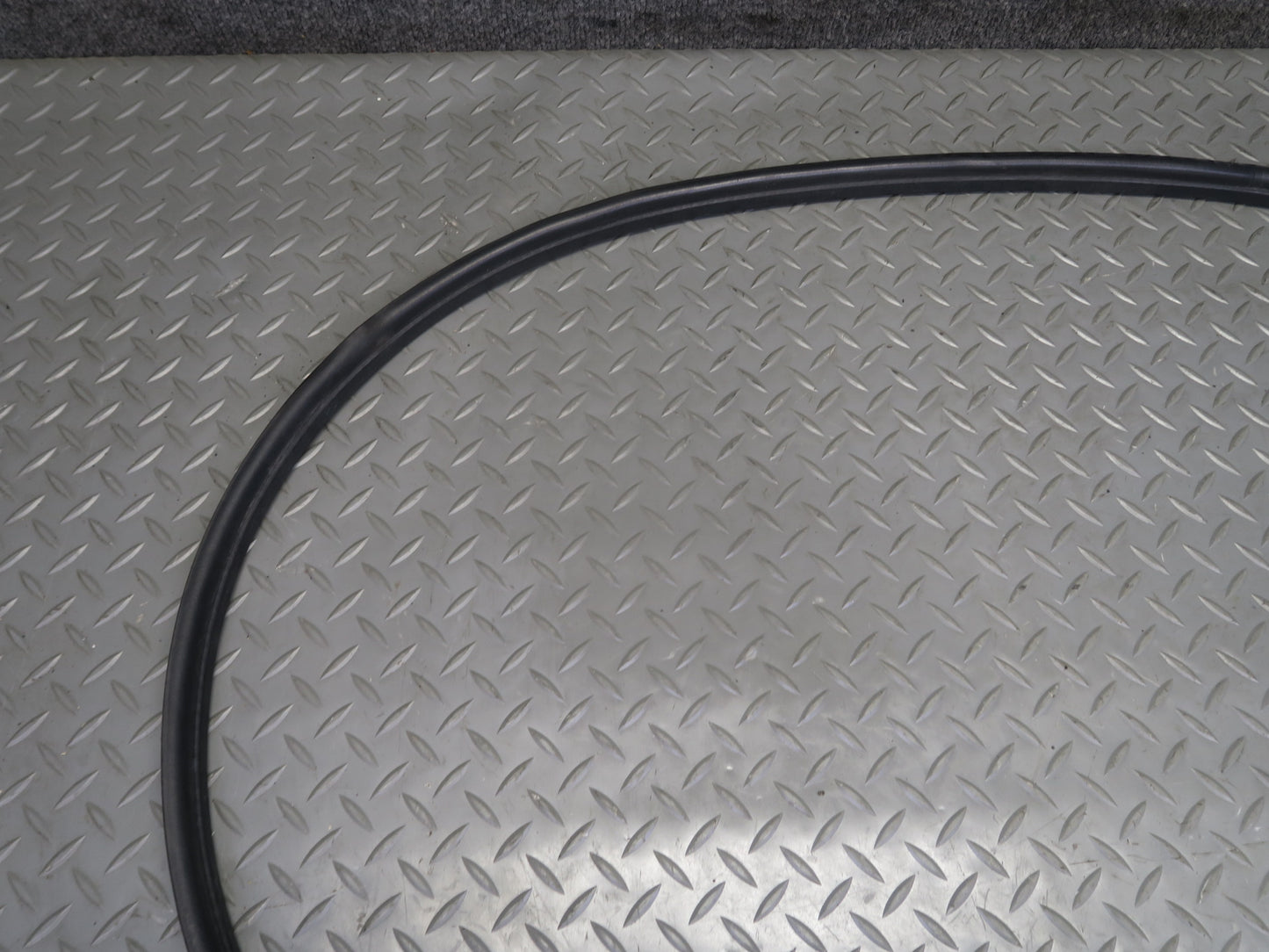 2003-2009 Hummer H2 Left & Right Roof Under Door Weatherstrip Rubber Seal Set