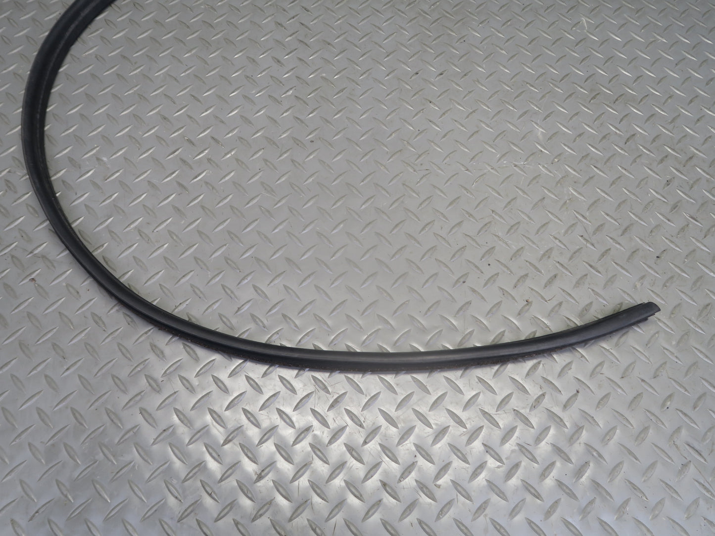 2003-2009 Hummer H2 Left & Right Roof Under Door Weatherstrip Rubber Seal Set