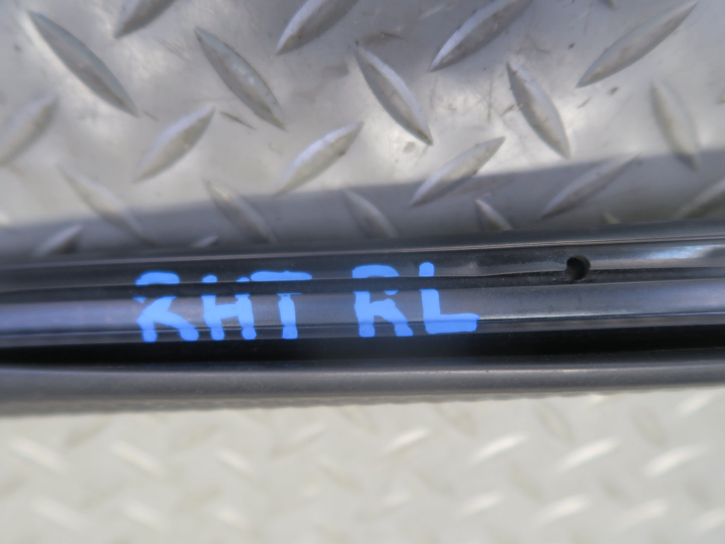 2003-2009 Hummer H2 Rear Left Window Outer Inner Weatherstrip Rubber Seal Set