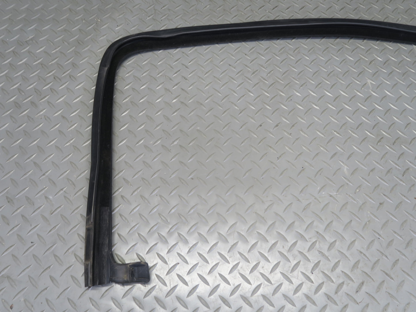 2003-2009 Hummer H2 Rear Left Window Outer Inner Weatherstrip Rubber Seal Set
