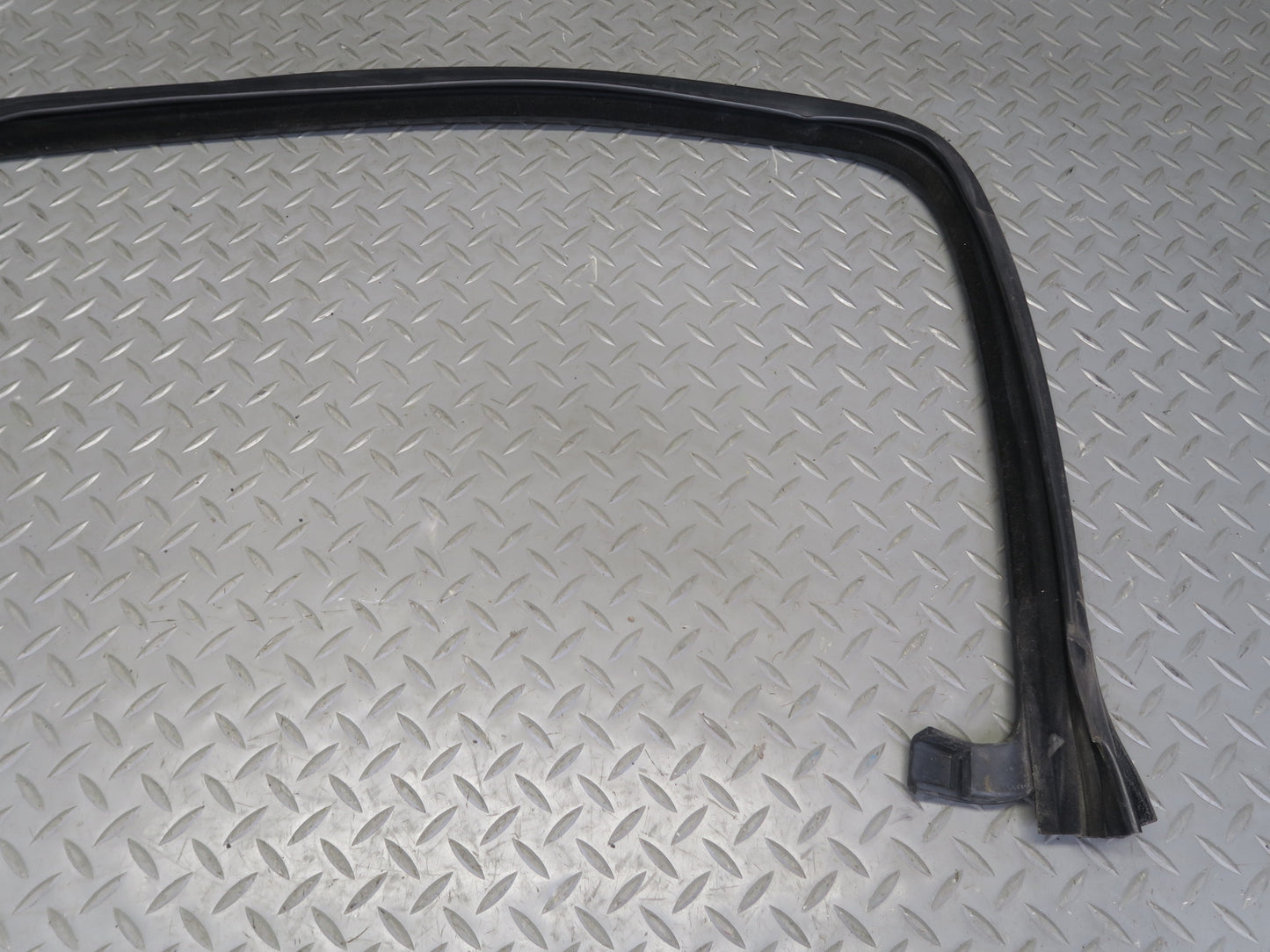 2003-2009 Hummer H2 Rear Left Window Outer Inner Weatherstrip Rubber Seal Set