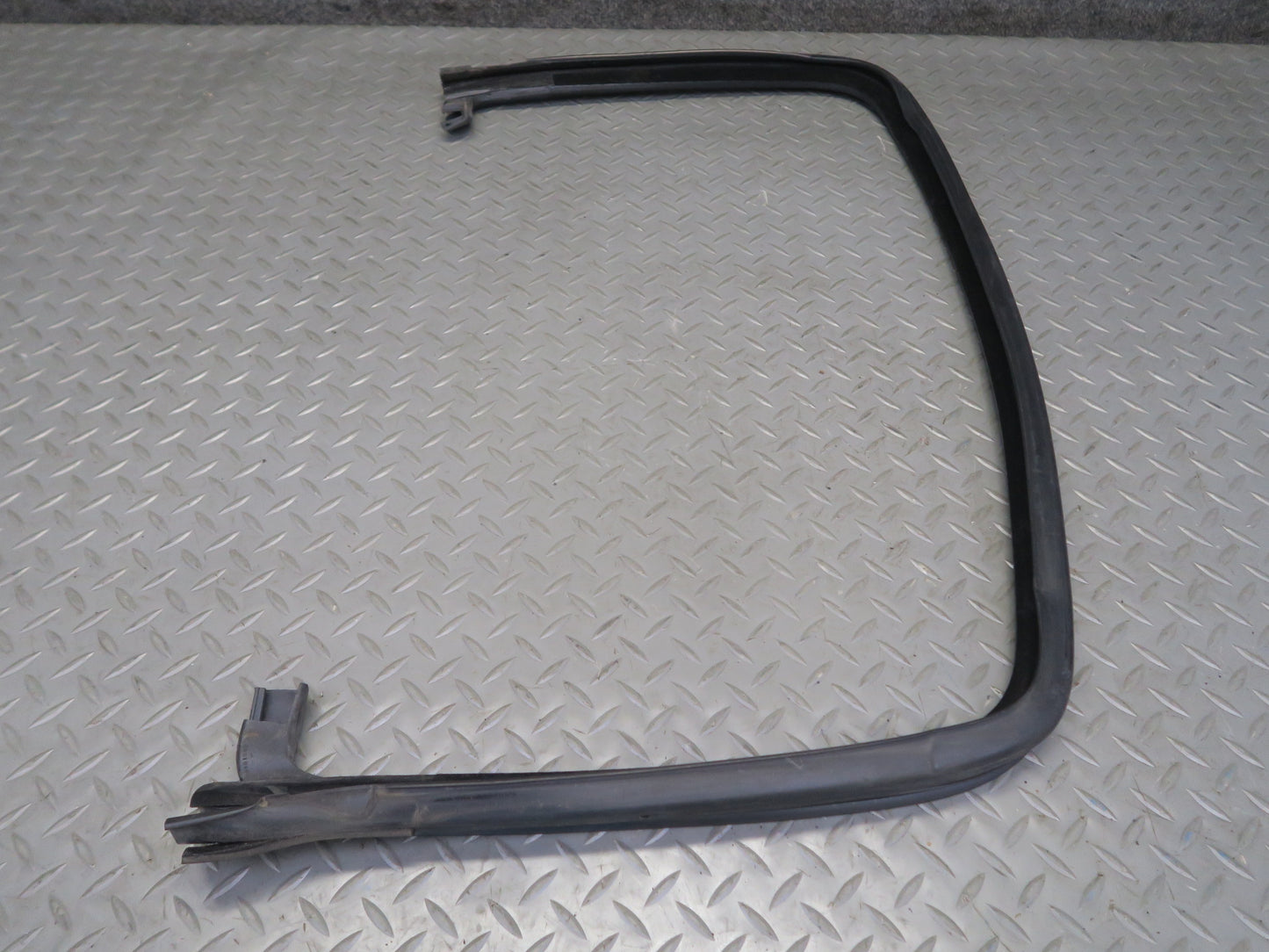 2003-2009 Hummer H2 Rear Left Window Outer Inner Weatherstrip Rubber Seal Set