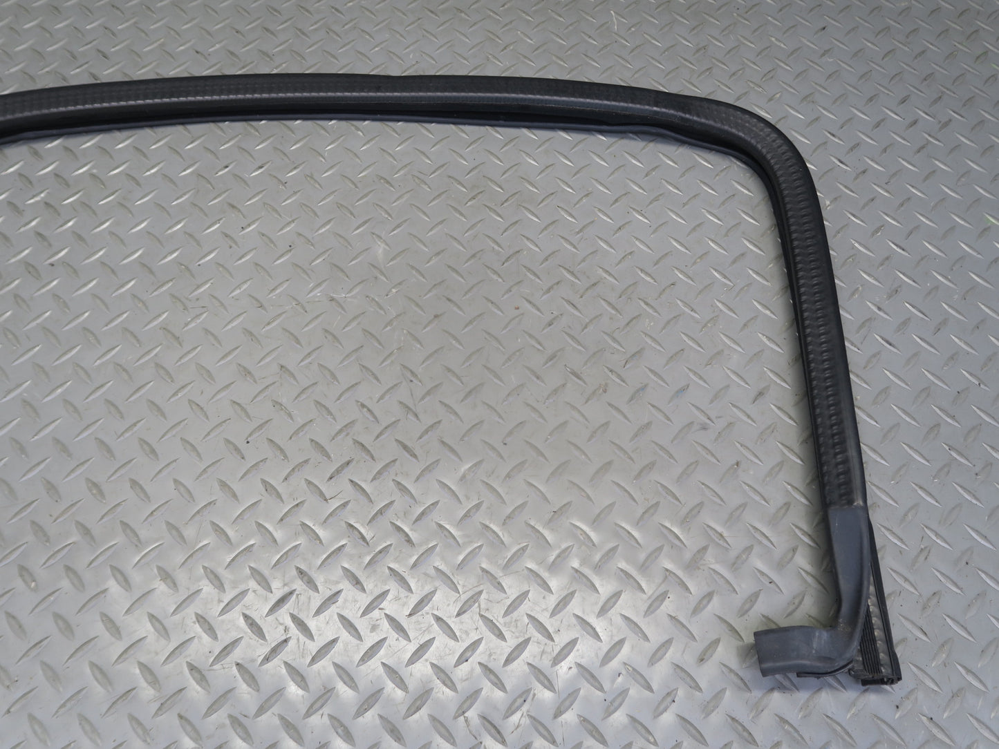 2003-2009 Hummer H2 Rear Left Window Outer Inner Weatherstrip Rubber Seal Set