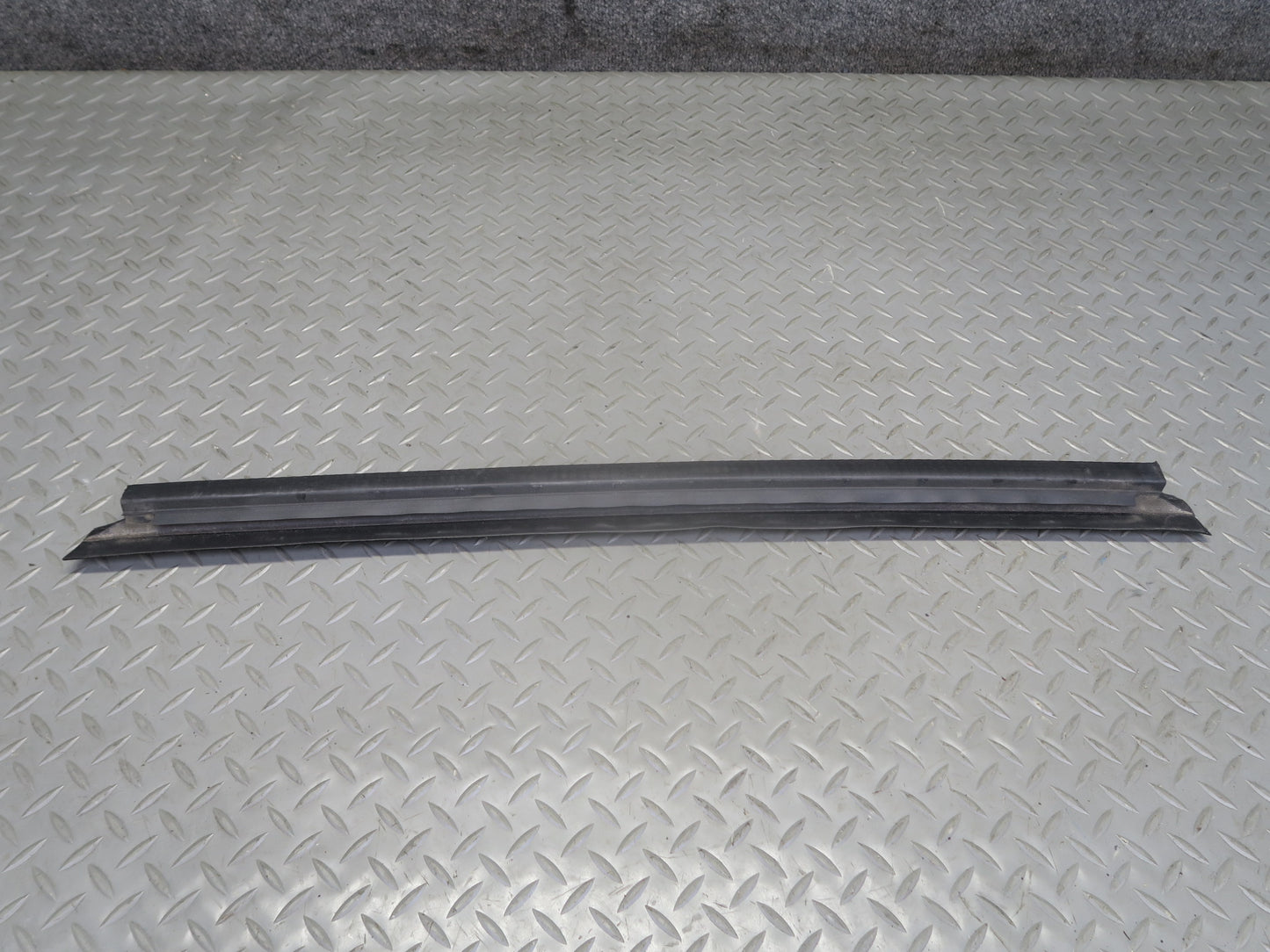 2003-2009 Hummer H2 Rear Left Window Outer Inner Weatherstrip Rubber Seal Set