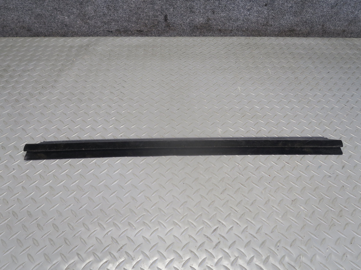2003-2009 Hummer H2 Rear Left Window Outer Inner Weatherstrip Rubber Seal Set