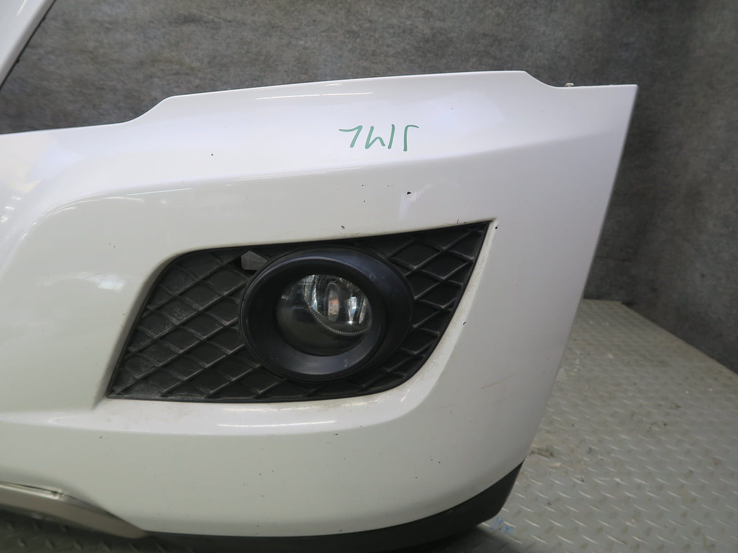 09-11 Mercedes W164 ML350 Front Bumper Cover w Fog Light Arctic White OEM