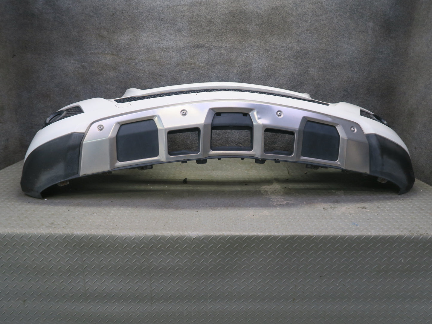 09-11 Mercedes W164 ML350 Front Bumper Cover w Fog Light Arctic White OEM