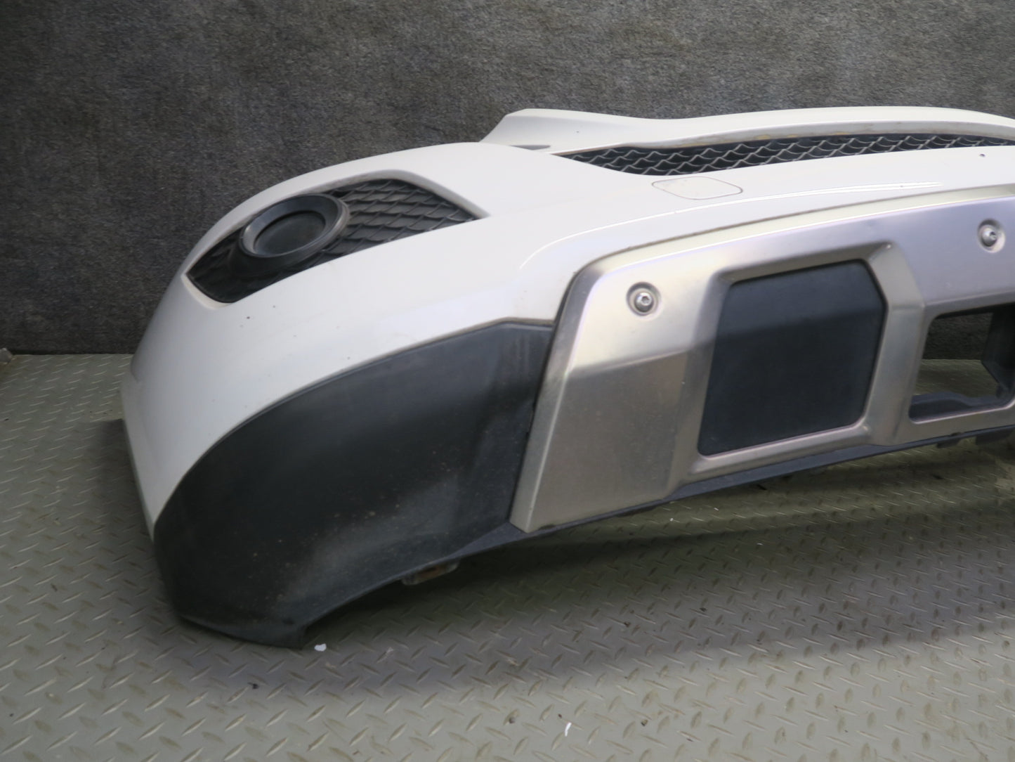 09-11 Mercedes W164 ML350 Front Bumper Cover w Fog Light Arctic White OEM