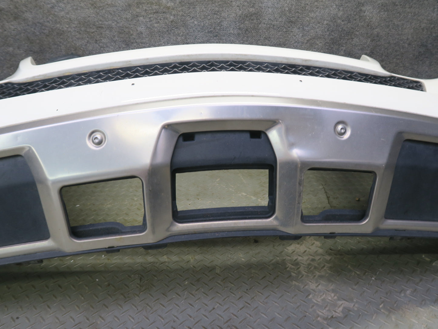 09-11 Mercedes W164 ML350 Front Bumper Cover w Fog Light Arctic White OEM