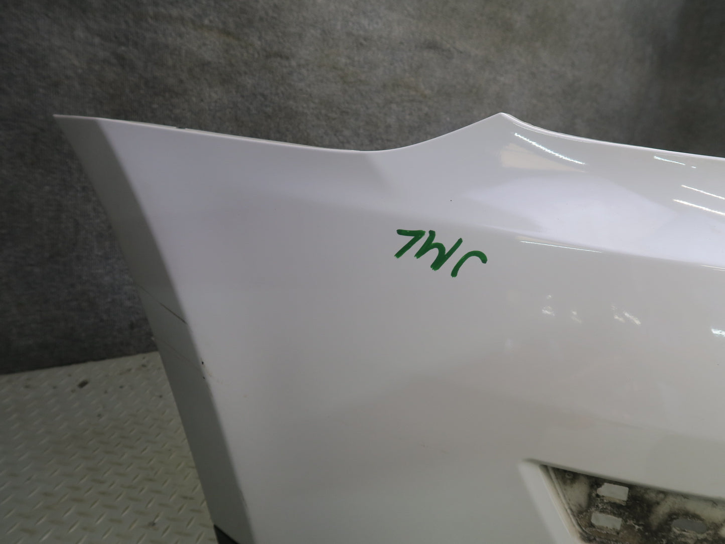 09-11 Mercedes W164 ML350 ML500 Rear Bumper Cover Arctic White OEM