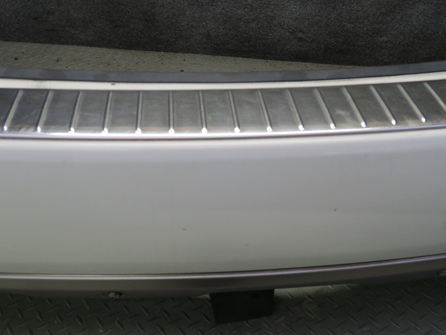 09-11 Mercedes W164 ML350 ML500 Rear Bumper Cover Arctic White OEM