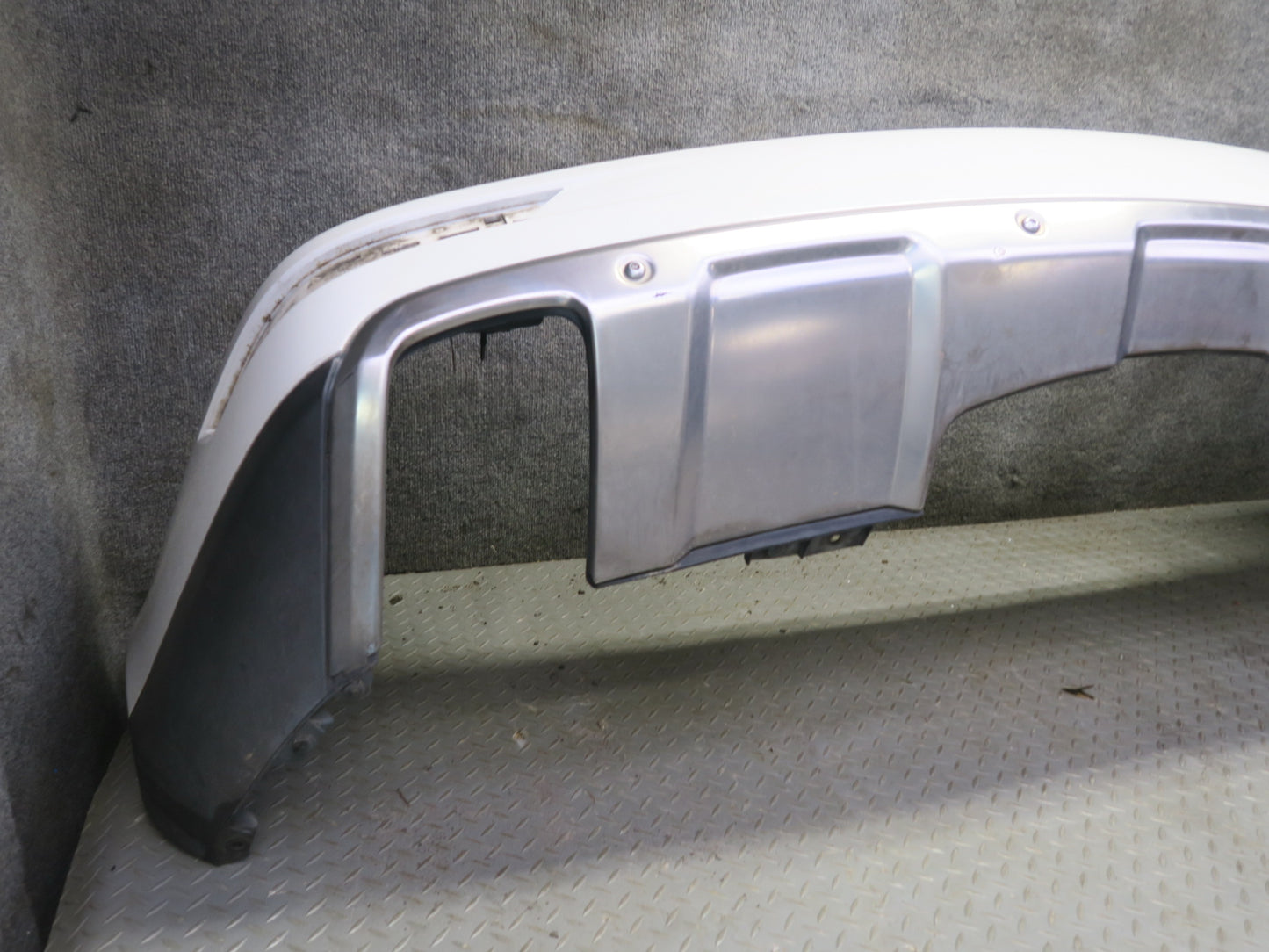 09-11 Mercedes W164 ML350 ML500 Rear Bumper Cover Arctic White OEM