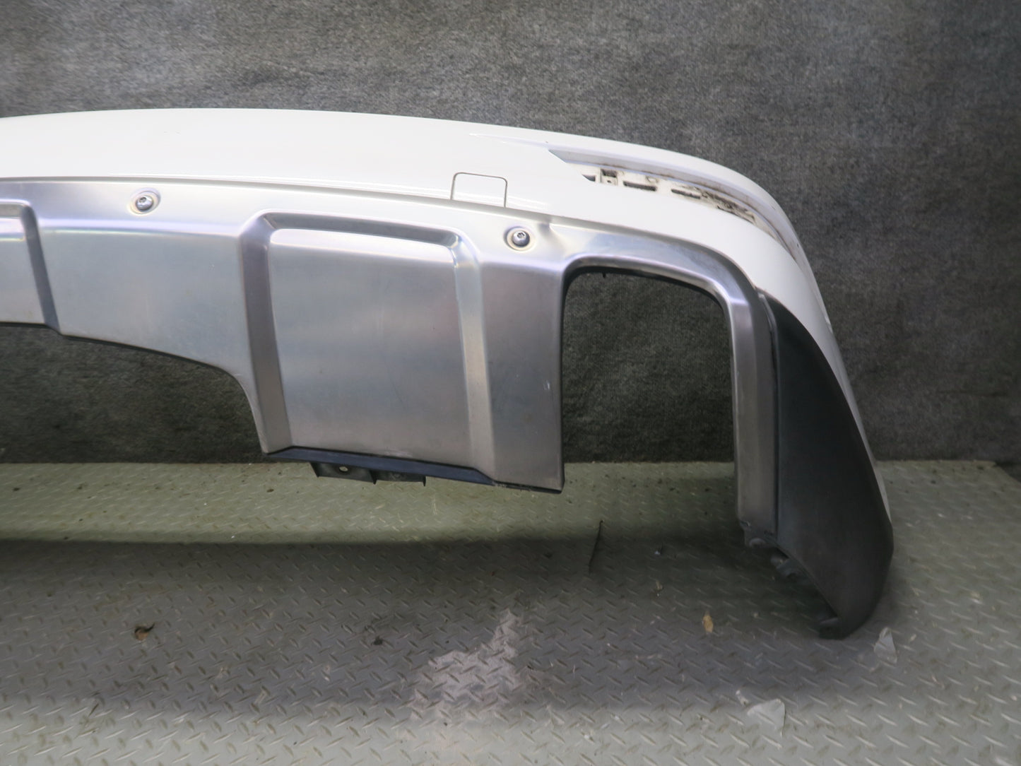 09-11 Mercedes W164 ML350 ML500 Rear Bumper Cover Arctic White OEM