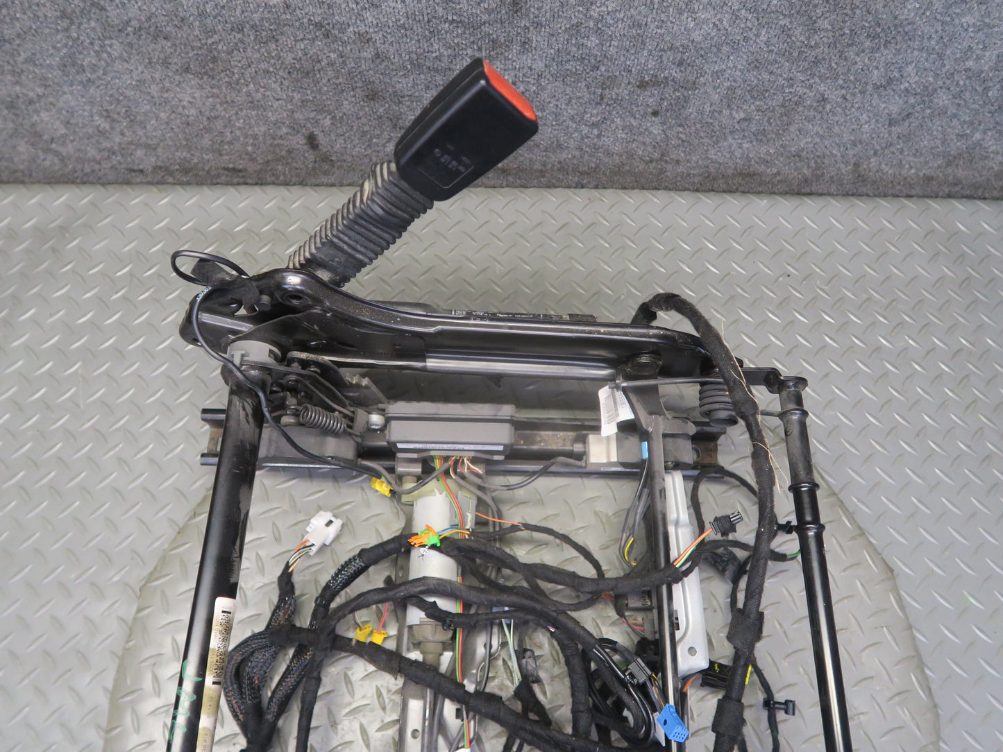 06-11 Mercedes W164 ML350 Front Right Seat Lower Frame Track Rail w Motor OEM
