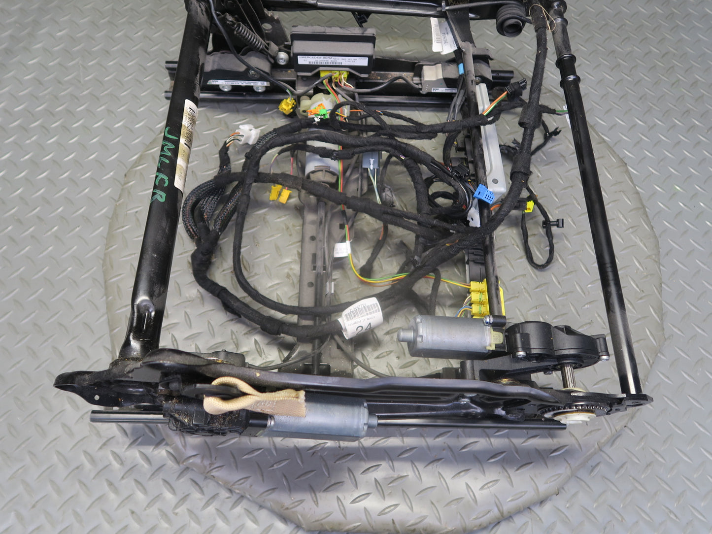 06-11 Mercedes W164 ML350 Front Right Seat Lower Frame Track Rail w Motor OEM