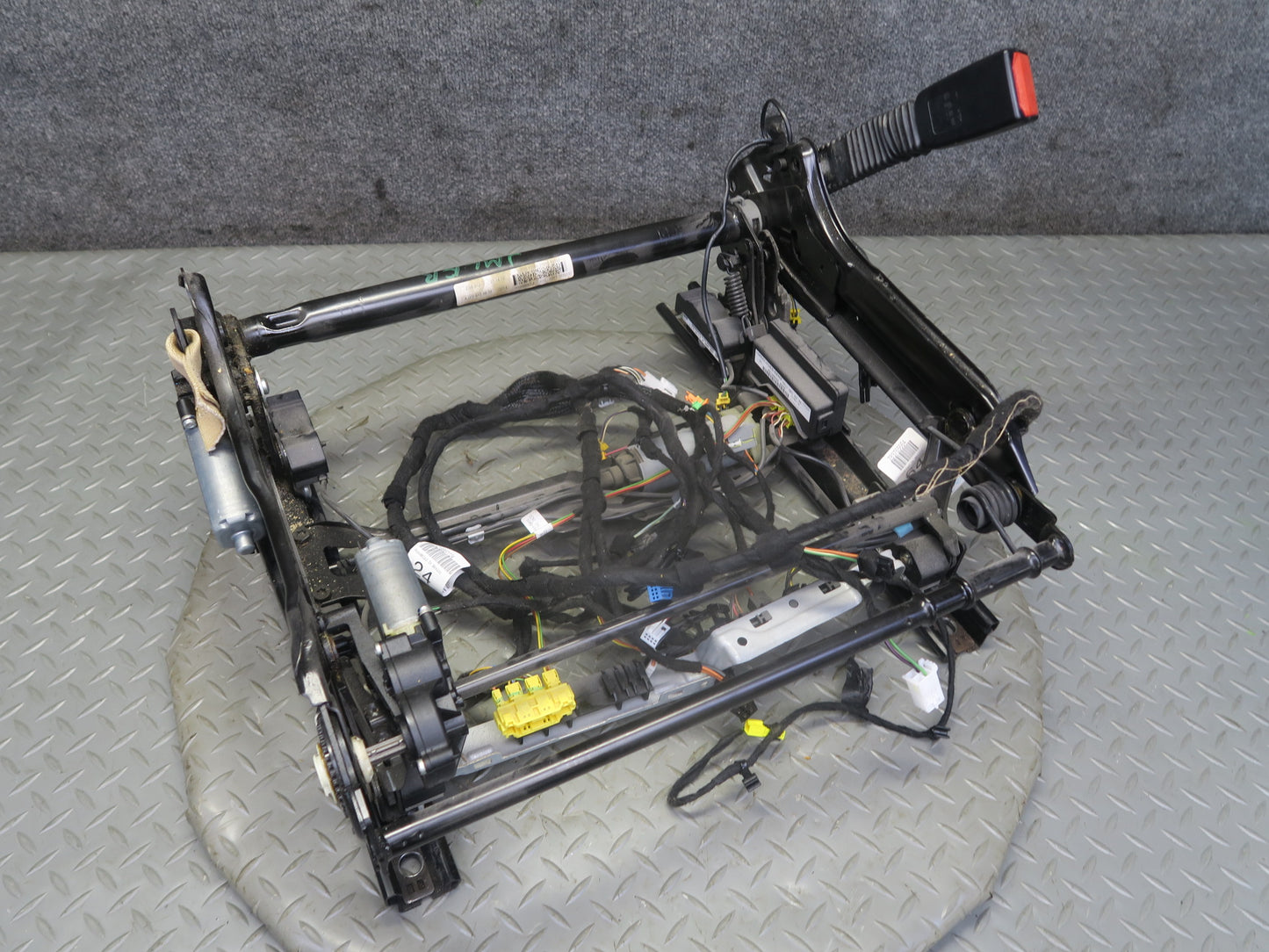06-11 Mercedes W164 ML350 Front Right Seat Lower Frame Track Rail w Motor OEM